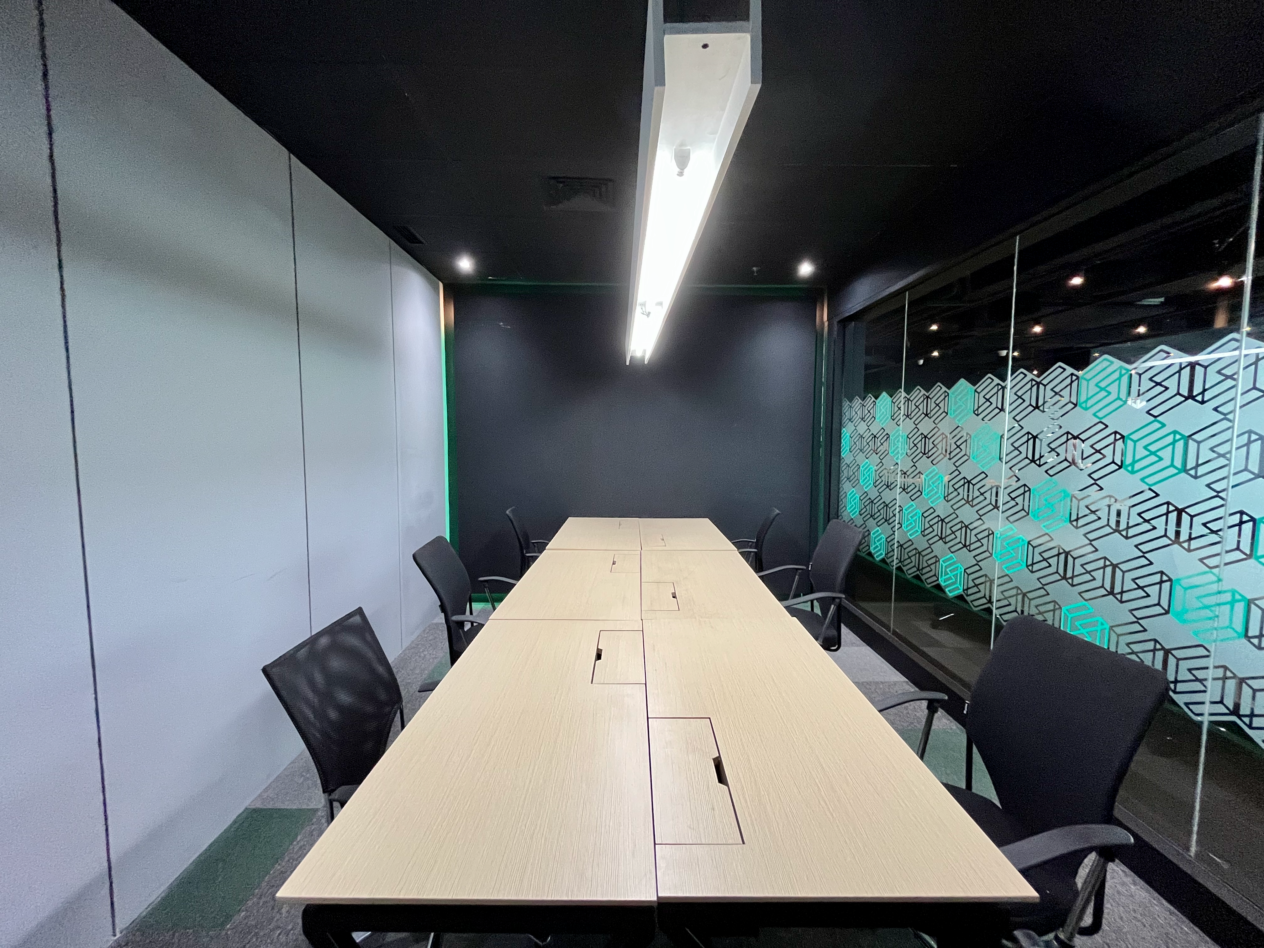 Meeting Room Prime Office — kapasitas 7 pax